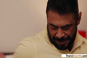 Jade Venus In Ts Stepdaughter Sucks Stepdad 8 Min