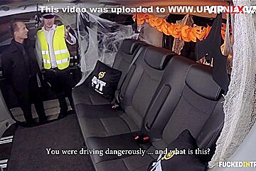 Jasmine Jae - Hot Cop Gets Slutted Out By Cab Driver On Halloween