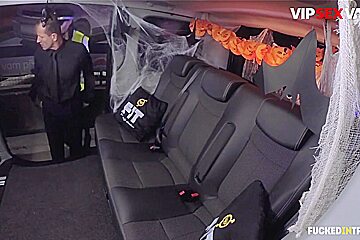Jasmine Jae - Hot Cop Gets Slutted Out By Cab Driver On Halloween