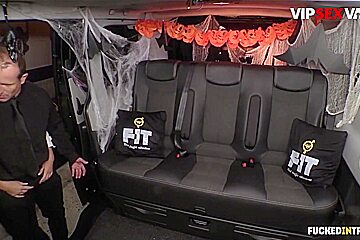 Jasmine Jae - Hot Cop Gets Slutted Out By Cab Driver On Halloween