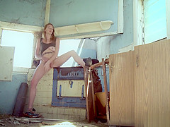 Lelu Love Cracked Door Masturbation
