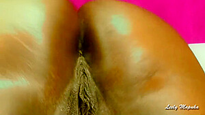 Lesly And Her Dildo