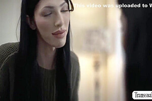 Lets Stepmom Teach Her How To Sex 10 Min