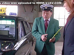 Little whore sucks cock in a car