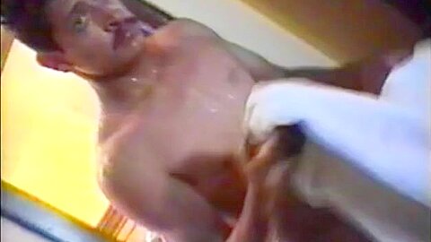 MACHO BOY TAKE's sHOWER IN MOTEL EL PARADOR