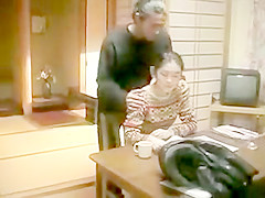 Madrer Japonesa siendo follada por su hijo 
