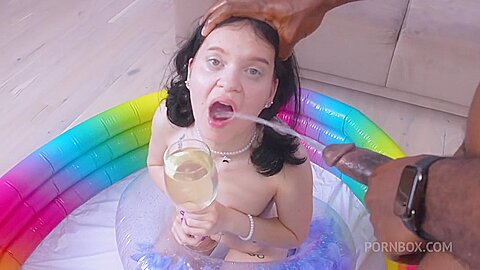 Marica Shanti Skinny Pissing Girl
