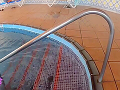 Maya Tetona Amateur Is Too Hot To Be Fucked In Pool