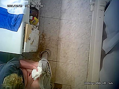 Milf bathroom unaware