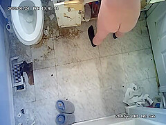 Milf in bathroom on a cam  Nice ass and hover techniques