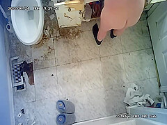 Milf in bathroom on a cam  Nice ass and hover techniques