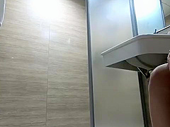 Milf in sexy lingerie shower caught on hidden
