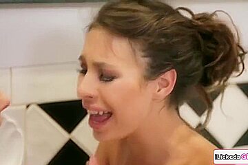 Mindi Mink, Big T And Carmen C - Milf Fingering Stepdaughter In The Tub