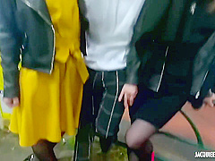 Mona Tsubaki A Tokyo Avec Mona Et Tsubaki Backup / Watch Hd