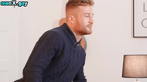 Muscled bottom stud barebacked by twink till cumshot