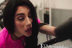 My Stepsister Tries To Make Me Horny So That I End Up Showing Her My Big Cock 10 Min