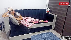 My cousin is distracted playing while my and I fuck almost discover - PissVids