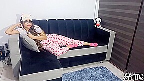 My cousin is distracted playing while my and I fuck almost discover - PissVids