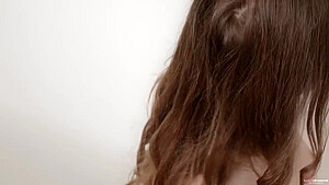 Olivia Lust Wakes Up Horny And Plays
