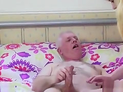Opa fickt Enkelin fatty