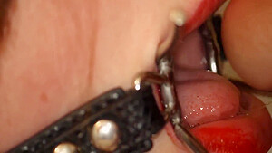 Open Mouth Spider Gag Blowjobj With Leash
