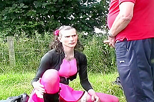 Outdoor Tranny Sucks Of Oap - Isabella Coupe