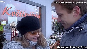 Picked Up Step mommy Gets Banged From Both Sides