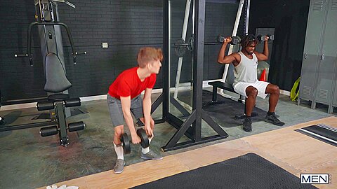 Plexigl-ASS Gym