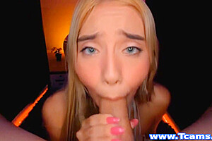 Pretty Shemale Sucks And Swallows