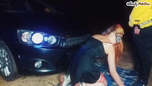 Prostitute Fucking On The Road Outside The Car