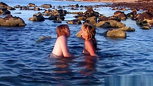 Real aussie les outdoors