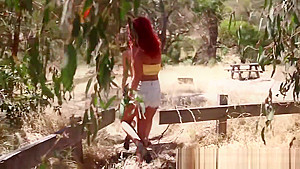 Real aussie pees in woods