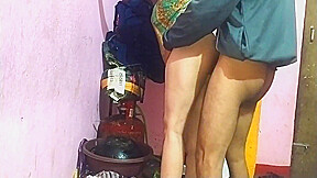 Sagi Step sister-in-law Was Left By Picking Up The Leg