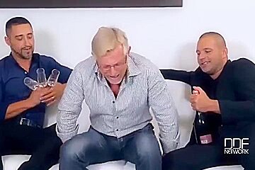 Sealing The Deal: Hot Babes Fuckhol - Loren Minardi