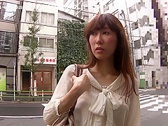 Sexy Asian amateur enjoys hot car sex with a vibrator