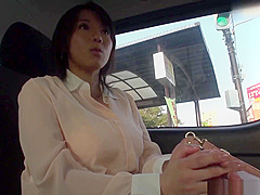 Shibuya Kaho removes undies on the bag seat