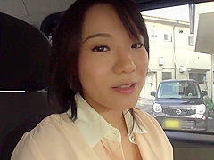 Shibuya Kaho removes undies on the bag seat