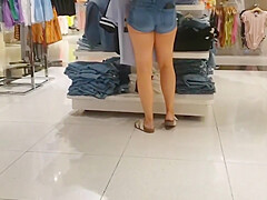 Short Shorts teen 18+