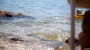 Sirena Milano In Masturbates On The Beach
