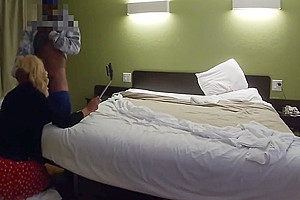 Sissy Crossdresser Annette Takes On A Bbc In A Motel