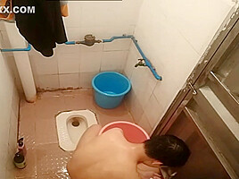 Step daddy Is So Sexy Bathing Dick Is So Big