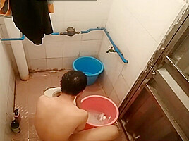 Step daddy Is So Sexy Bathing Dick Is So Big