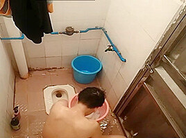 Step daddy Is So Sexy Bathing Dick Is So Big
