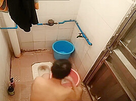 Step daddy Is So Sexy Bathing Dick Is So Big