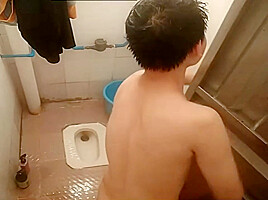 Step daddy Is So Sexy Bathing Dick Is So Big