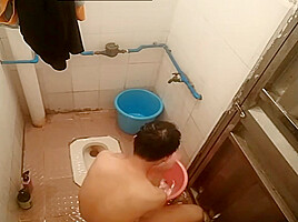 Step daddy Is So Sexy Bathing Dick Is So Big