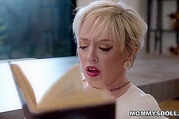 Stepmom And Stepdaughter Having Steamy Sex With Dee Williams And Sophia Burns