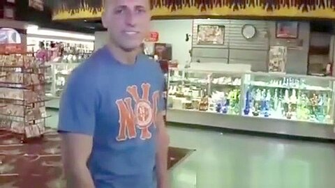 Straight guy loved his blowjob throguht he gloryhole