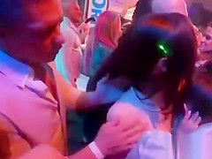 Sultry stunners give blowjob and enjoy screwing and groupsex