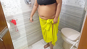 Tamil Rich Hot Aunty Has Sex With Bathroom Water Pipe